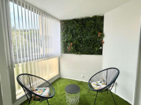Studio Confortable avec Véranda Proche Centre Ajaccio, 2 Couchages, Parking Facile, Tout Inclus - FR-1-61-613